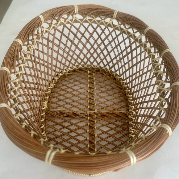 Vintage Woven Straw Makeup Basket - Large Size - Picture 4 of 5